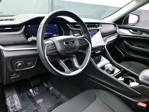 Used 2022 Jeep Grand Cherokee L Laredo w/ Luxury Tech Group I image 14