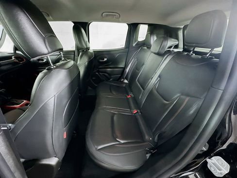 Used 2020 Jeep Renegade Trailhawk w/ Premium Leather Group image 32