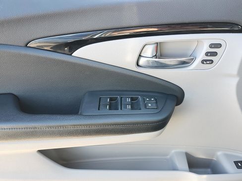 Used 2016 Honda Pilot Touring image 31