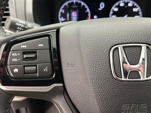 Used 2025 Honda Odyssey EX-L image 18