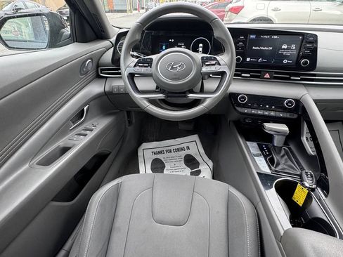 Used 2021 Hyundai Elantra SEL w/ Convenience Package FWD image 16
