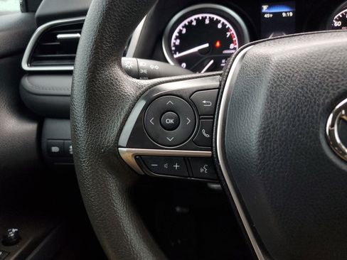 Certified 2022 Toyota Camry LE image 21