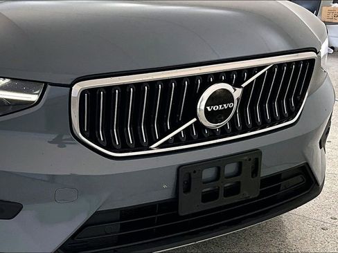 Certified 2023 Volvo XC40 B4 Plus w/ Driver Assist Package image 38
