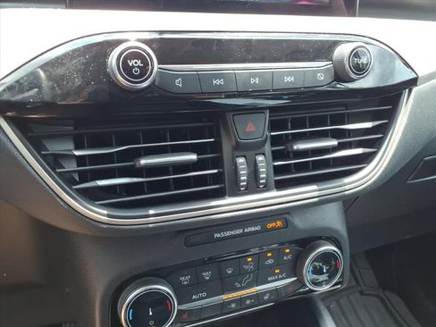 Used 2022 Ford Escape SEL w/ Technology Package FWD image 16
