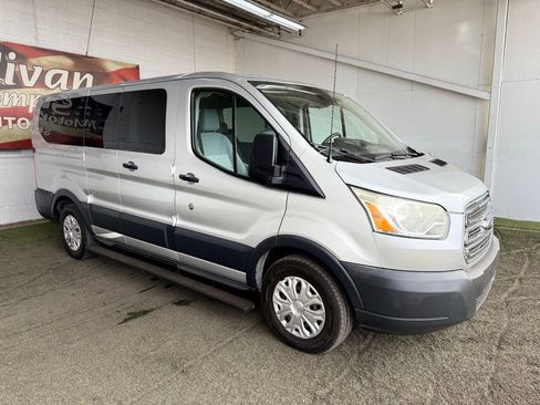 Used 2015 Ford Transit 150 XLT image 8