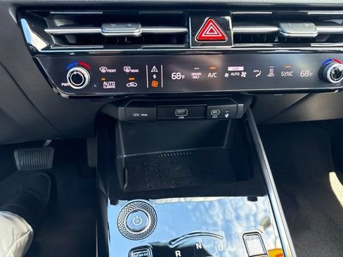 Certified 2023 Kia Niro Wind w/ Wind Preserve Package FWD image 22
