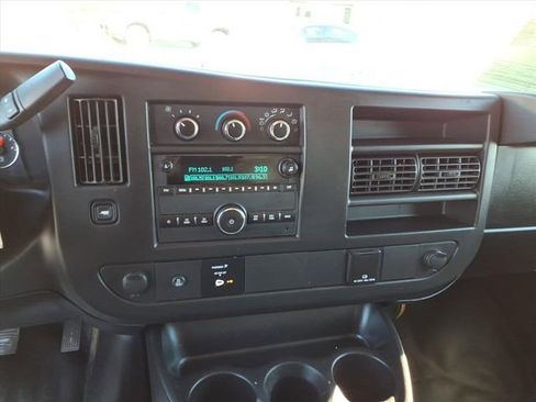 Used 2017 Chevrolet Express 3500 image 13