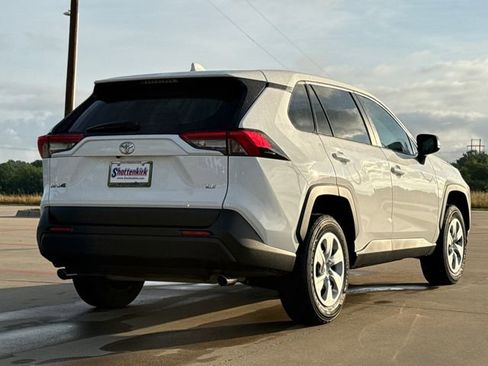 Used 2024 Toyota RAV4 LE FWD image 7