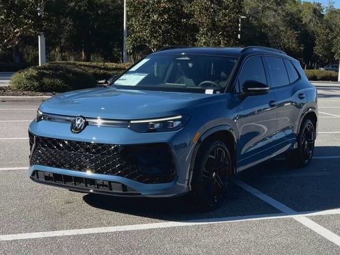 New 2026 Volkswagen Tiguan SE R-Line image 4