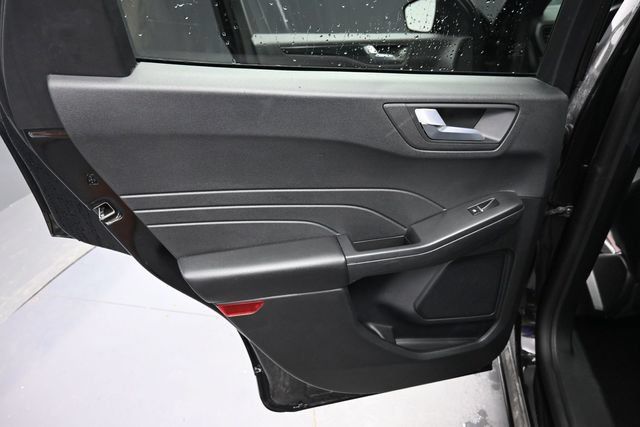 Used 2025 Ford Escape ST-Line FWD image 13