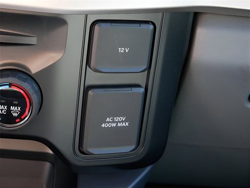 Used 2025 Ford F250 XLT w/ FX4 Off-Road Package image 29