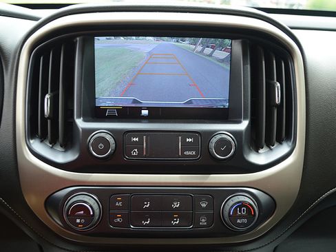 Used 2022 GMC Canyon Denali image 24