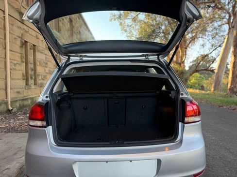 Used 2012 Volkswagen Golf 2-Door FWD image 15