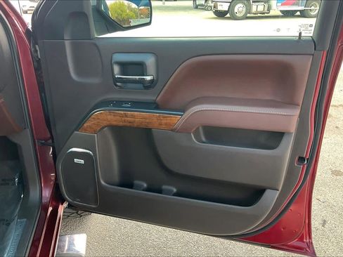 Used 2017 Chevrolet Silverado 1500 High Country image 22