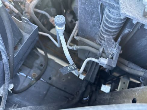 Used 2017 Nissan Titan SV image 25