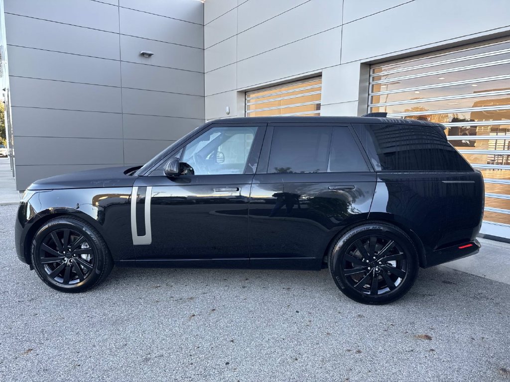 Certified 2023 Land Rover Range Rover SE AWD/4WD image 4