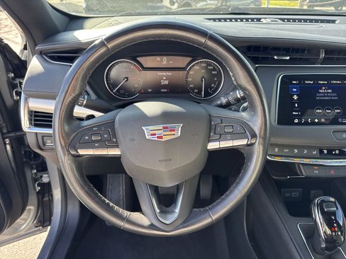 Used 2023 Cadillac XT4 Premium Luxury image 20