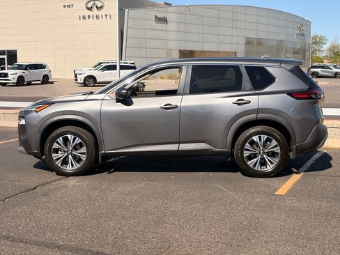 Certified 2022 Nissan Rogue SV FWD image 3