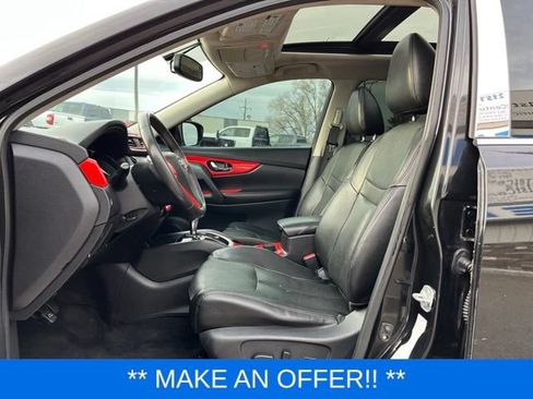 Used 2016 Nissan Rogue SL w/ SL Premium Package FWD image 31