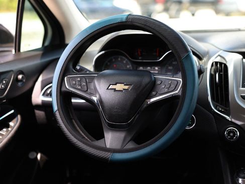 Used 2018 Chevrolet Cruze LT w/ Convenience Package FWD image 28