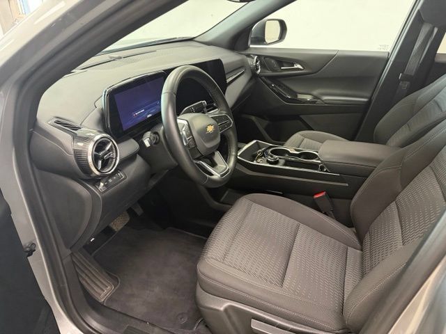 Used 2026 Chevrolet Equinox LT AWD/4WD image 8