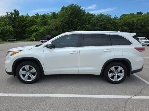 Used 2014 Toyota Highlander Limited FWD image 2