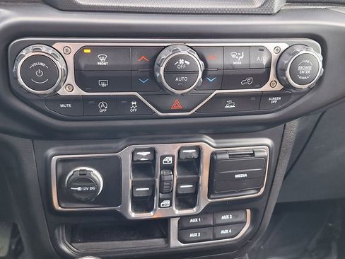 Used 2021 Jeep Gladiator Overland w/ Popular Equipment Package image 22