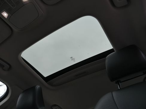 Used 2020 Ford Fusion Titanium image 5