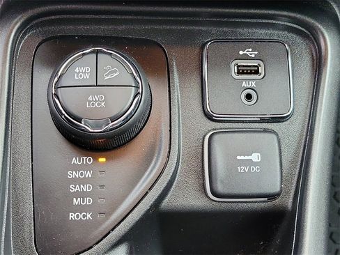 Used 2018 Jeep Compass Trailhawk w/ Navigation Group image 30