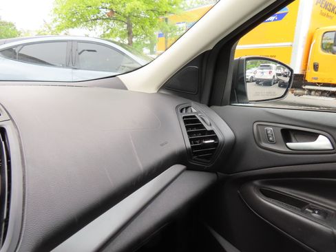Used 2015 Ford Escape SE FWD image 22
