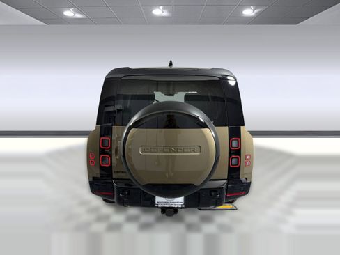 New 2026 Land Rover Defender 130 X-Dynamic SE AWD/4WD image 10