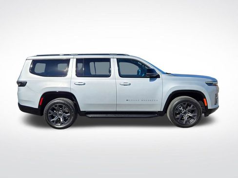 New 2026 Jeep Grand Wagoneer Limited AWD/4WD image 2