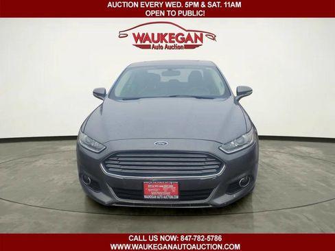 Used 2014 Ford Fusion Titanium image 2