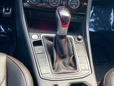 Used 2024 Volkswagen Jetta GLI Autobahn FWD image 9