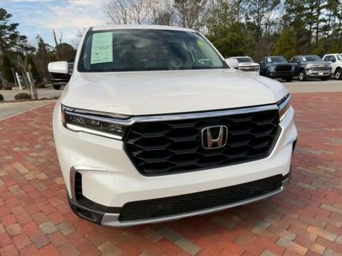 Used 2025 Honda Pilot EX-L image 4