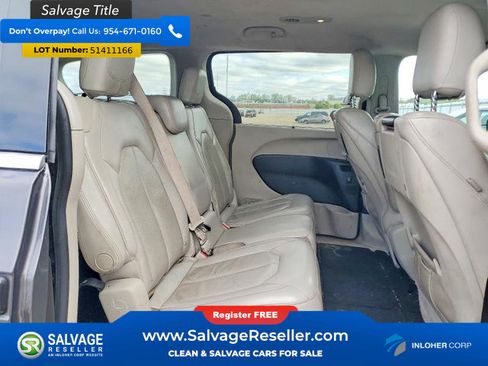 Used 2017 Chrysler Pacifica Touring-L Plus w/ Advanced Safetytec Group FWD image 15