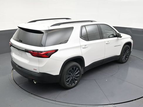 Used 2023 Chevrolet Traverse RS FWD image 17