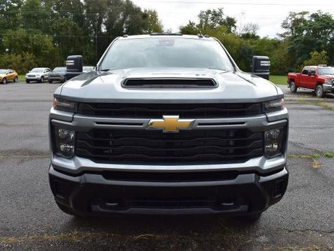 Used 2025 Chevrolet Silverado 2500 Custom w/ Custom Convenience Package image 2