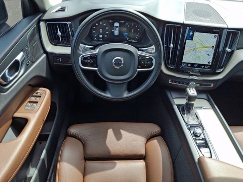 Used 2020 Volvo XC60 T5 Inscription w/ Protection Package Premier AWD/4WD image 11