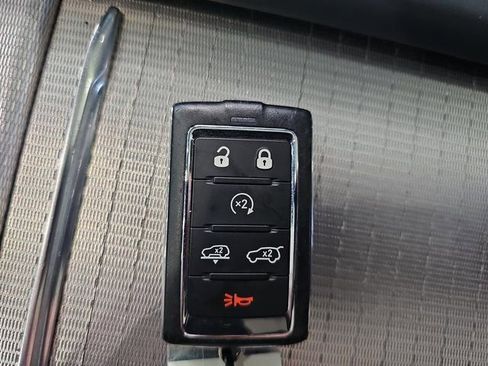 Used 2023 Jeep Grand Wagoneer Series III image 38