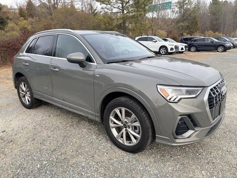 Used 2025 Audi Q3 2.0T Premium w/ Convenience Package image 3