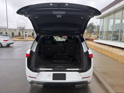 Used 2024 Land Rover Range Rover Sport Dynamic SE image 16