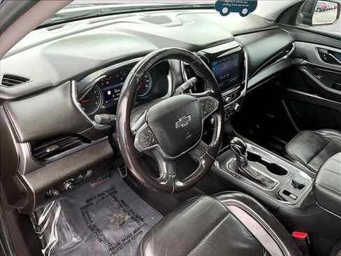 Used 2021 Chevrolet Traverse RS FWD image 14