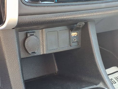 Used 2017 Toyota Corolla LE FWD image 19