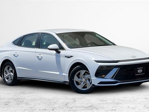 New 2025 Hyundai Sonata SE image 1