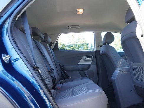 Used 2022 Kia Niro LX image 34