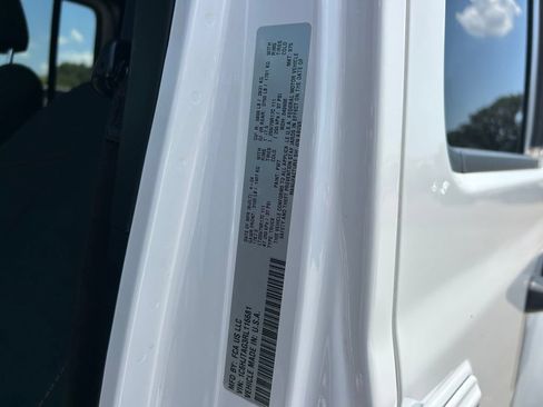 Used 2024 Jeep Gladiator Sport AWD/4WD image 10