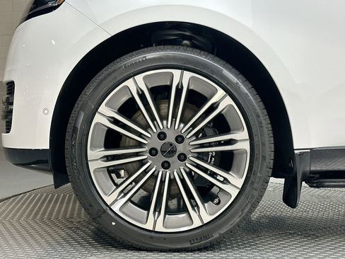 New 2026 Land Rover Range Rover Long Wheelbase Autobiography AWD/4WD image 13