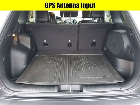 Used 2020 Jeep Cherokee Limited image 8