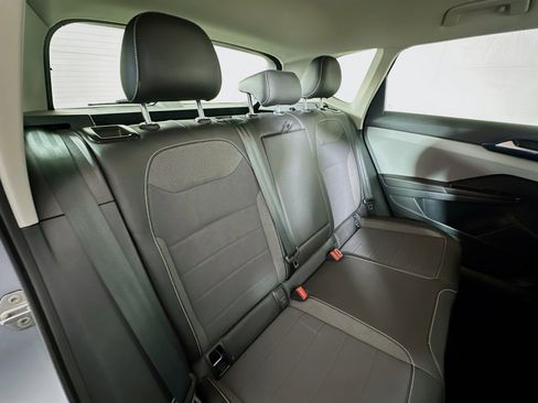 Used 2024 Volkswagen Taos SE image 24